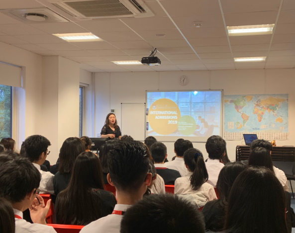 students from a top sixth form college visiting the University of Hong Kong